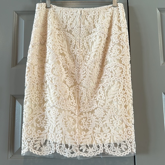 Nicole Miller Embroidered Lace Mesh Pencil Skirt NWOT - Picture 3 of 6